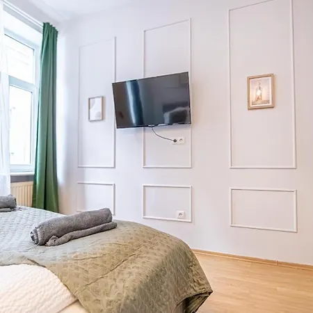 Spacious Shared Apartment Schoenbrunn Vienna Exterior photo