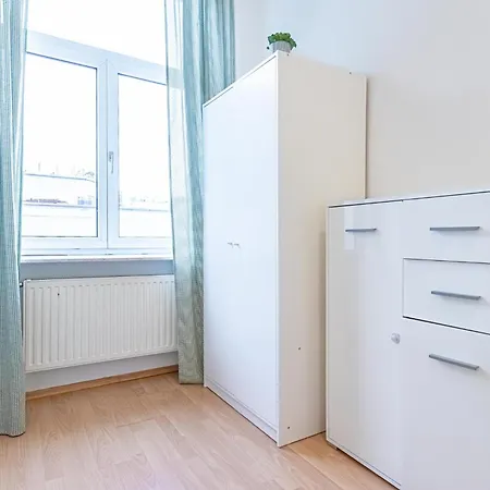 Spacious Shared Apartment Schoenbrunn Vienna Exterior photo