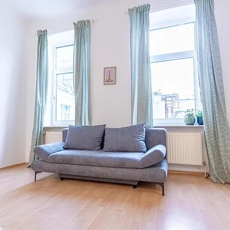 Spacious Shared Apartment Schoenbrunn Vienna Exterior photo