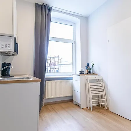 Spacious Shared Apartment Schoenbrunn Vienna Exterior photo