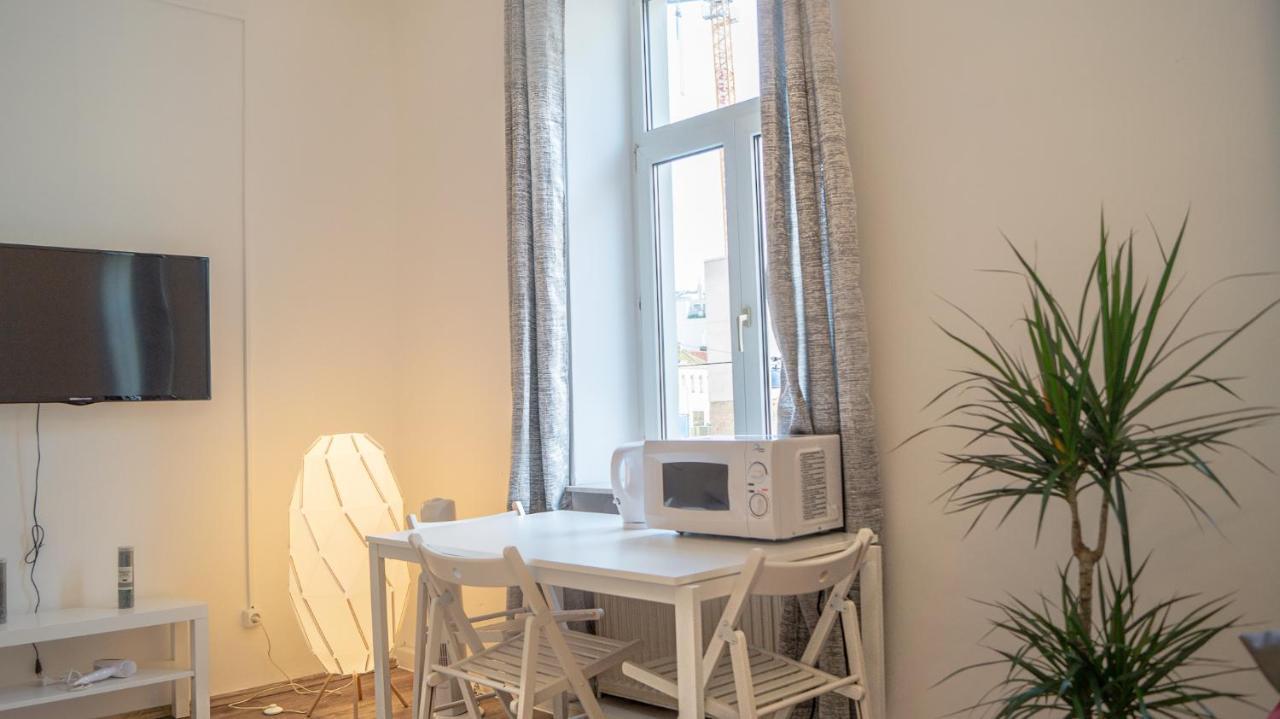 Apartment Spacious Shared Schoenbrunn