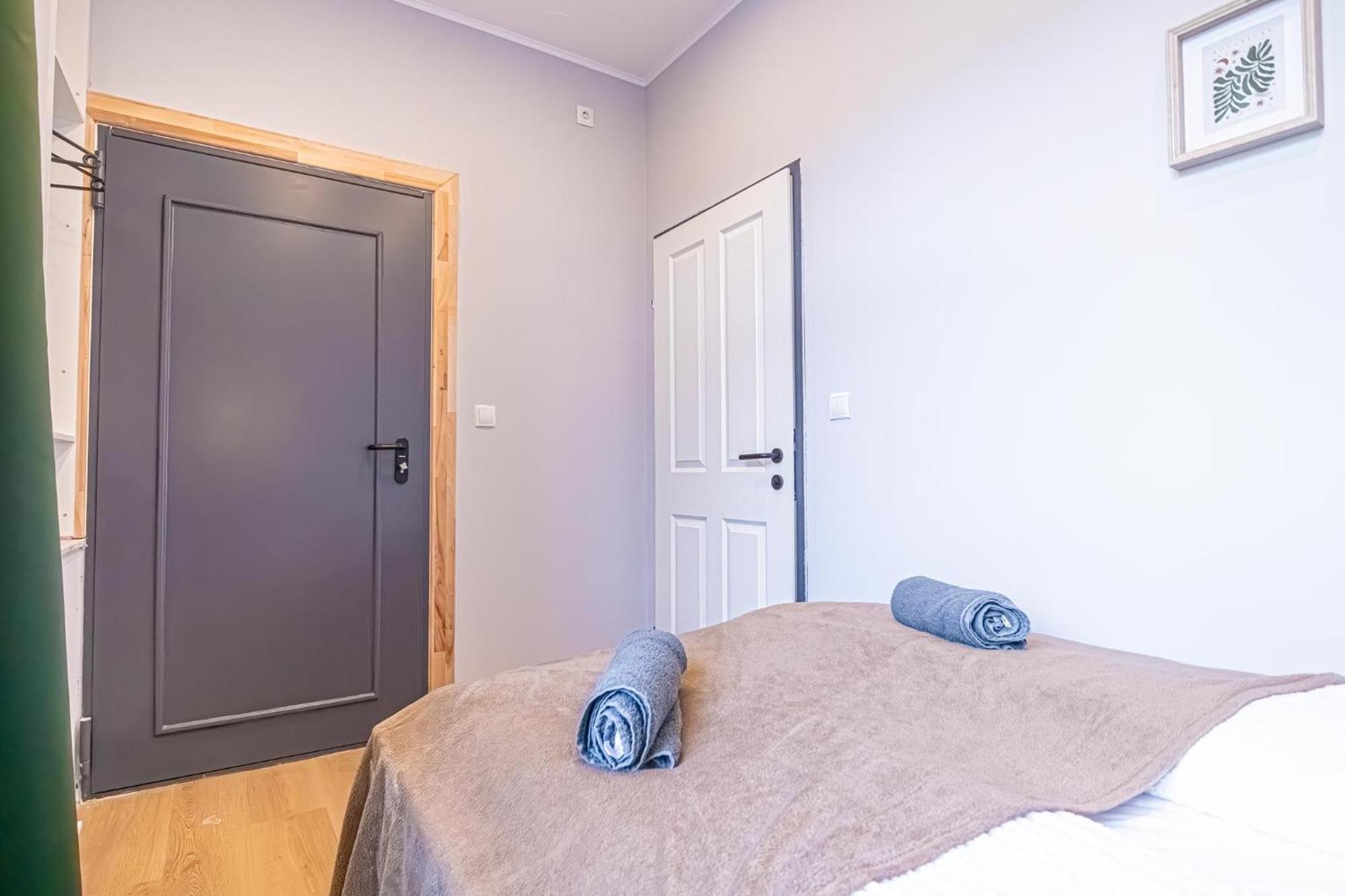 Spacious Shared Schoenbrunn Apartment *