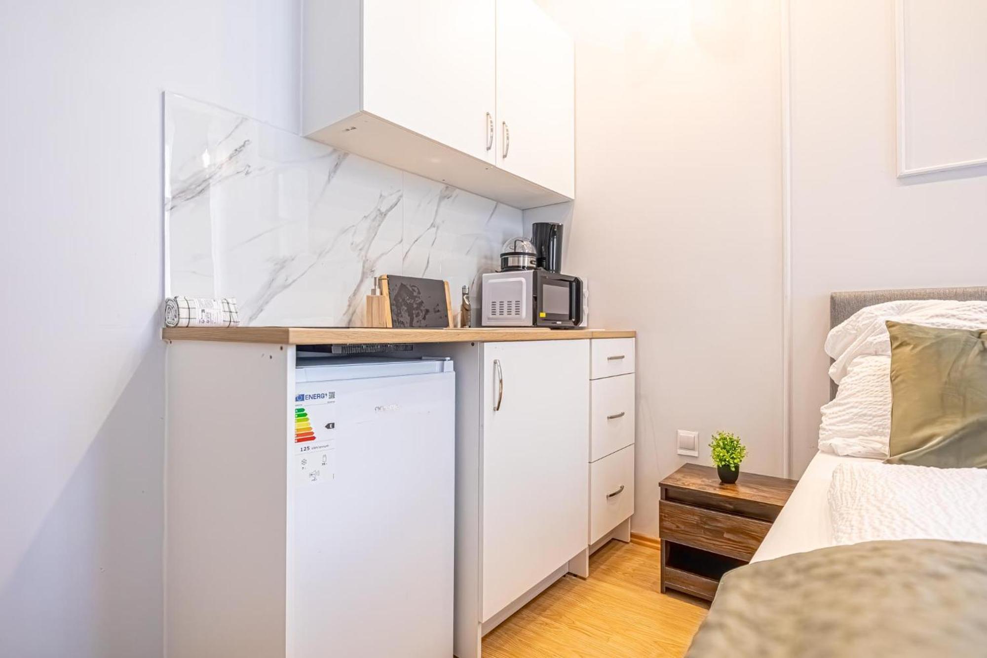 Spacious Shared Schoenbrunn Apartment Vienna