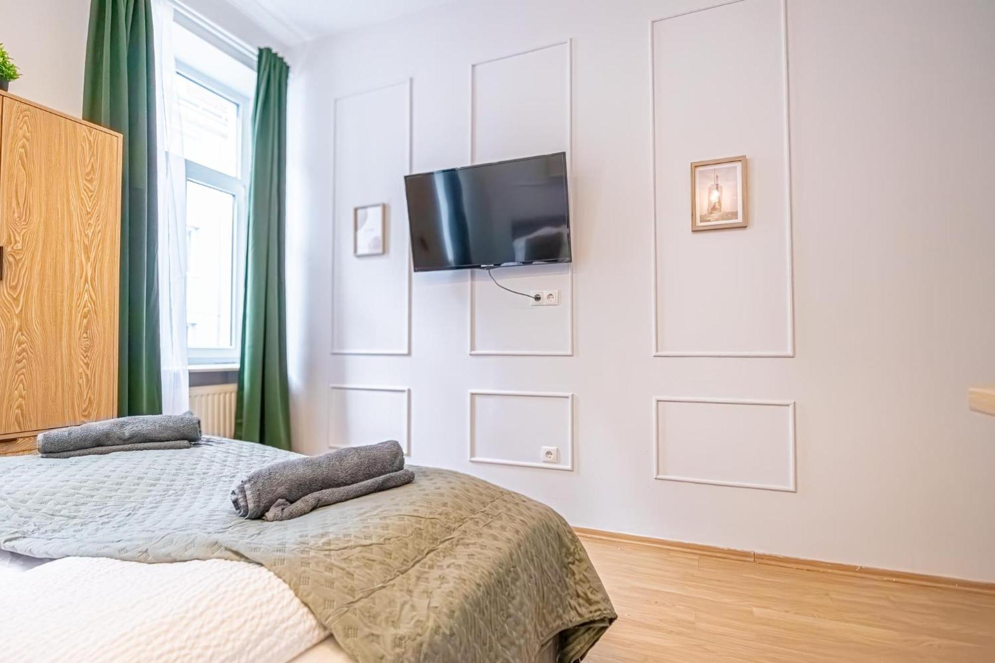 Spacious Shared Schoenbrunn * Vienna
