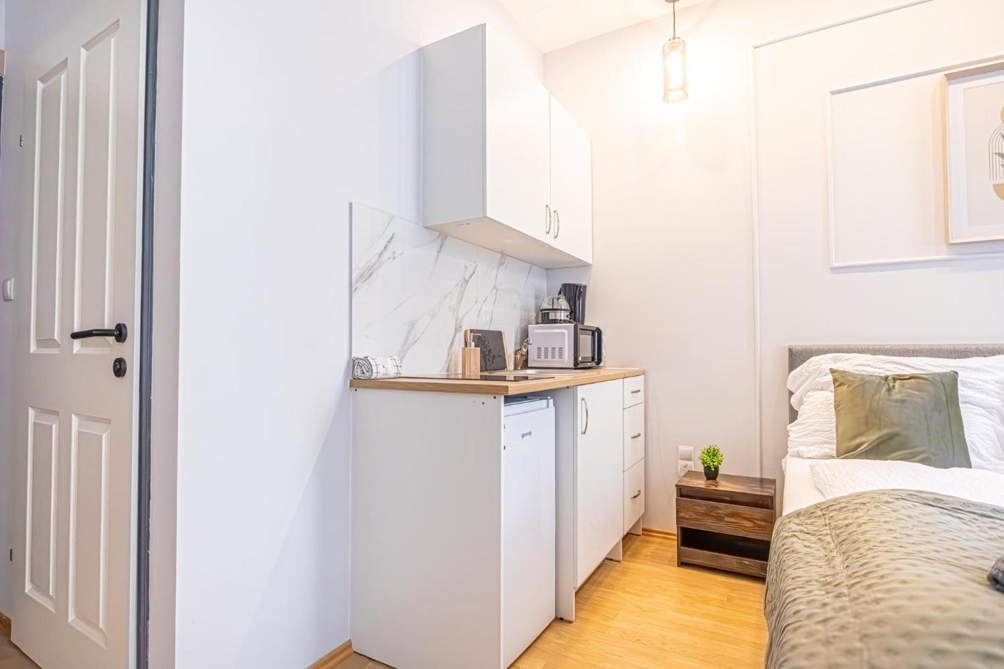 Spacious Shared Schoenbrunn Apartment
