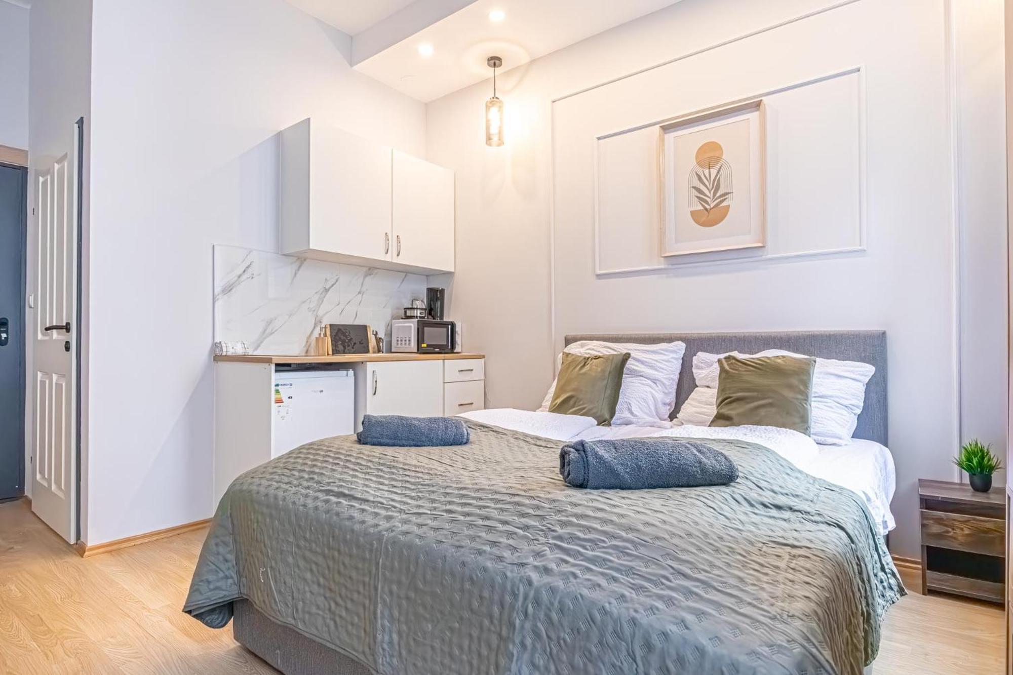Spacious Shared Schoenbrunn Apartment Vienna