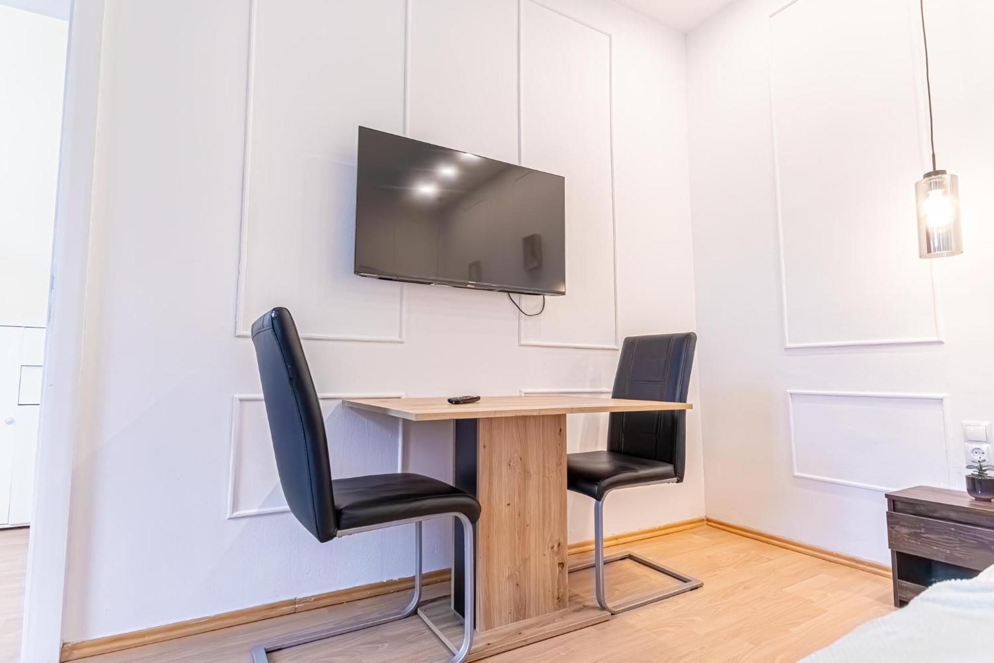 Spacious Shared Schoenbrunn Apartment Vienna