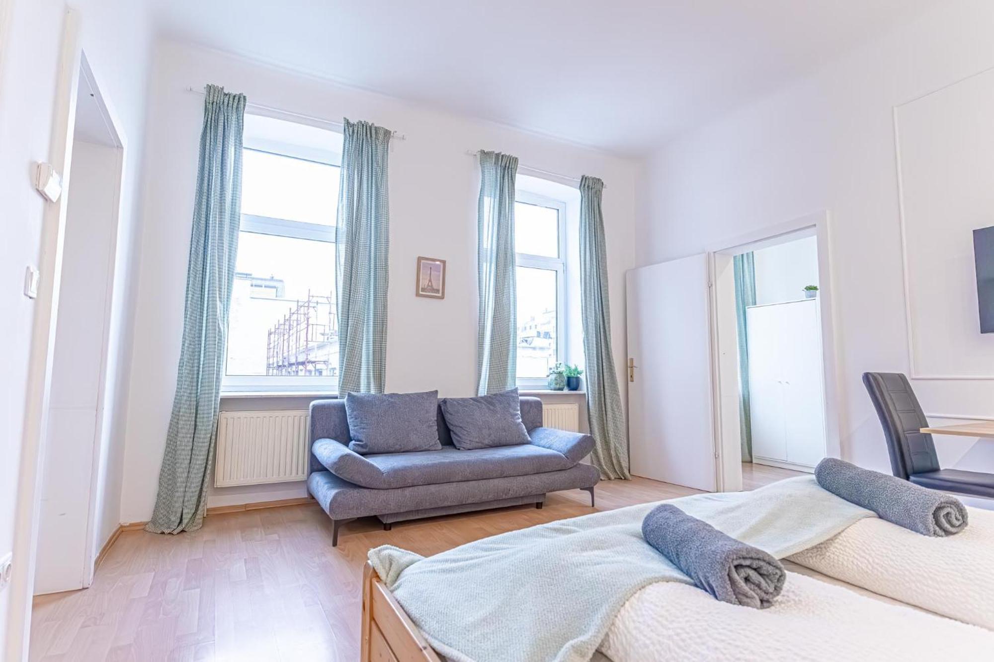 Apartment Spacious Shared Schoenbrunn Vienna