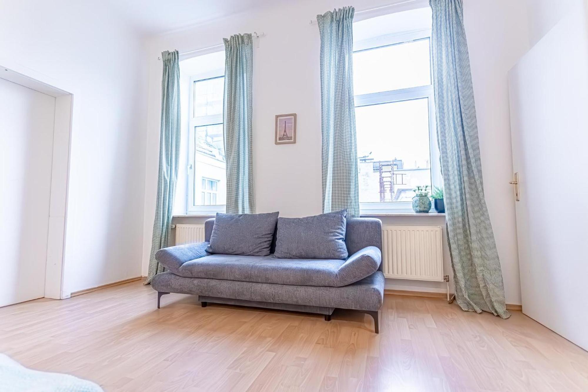 Spacious Shared Schoenbrunn Vienna