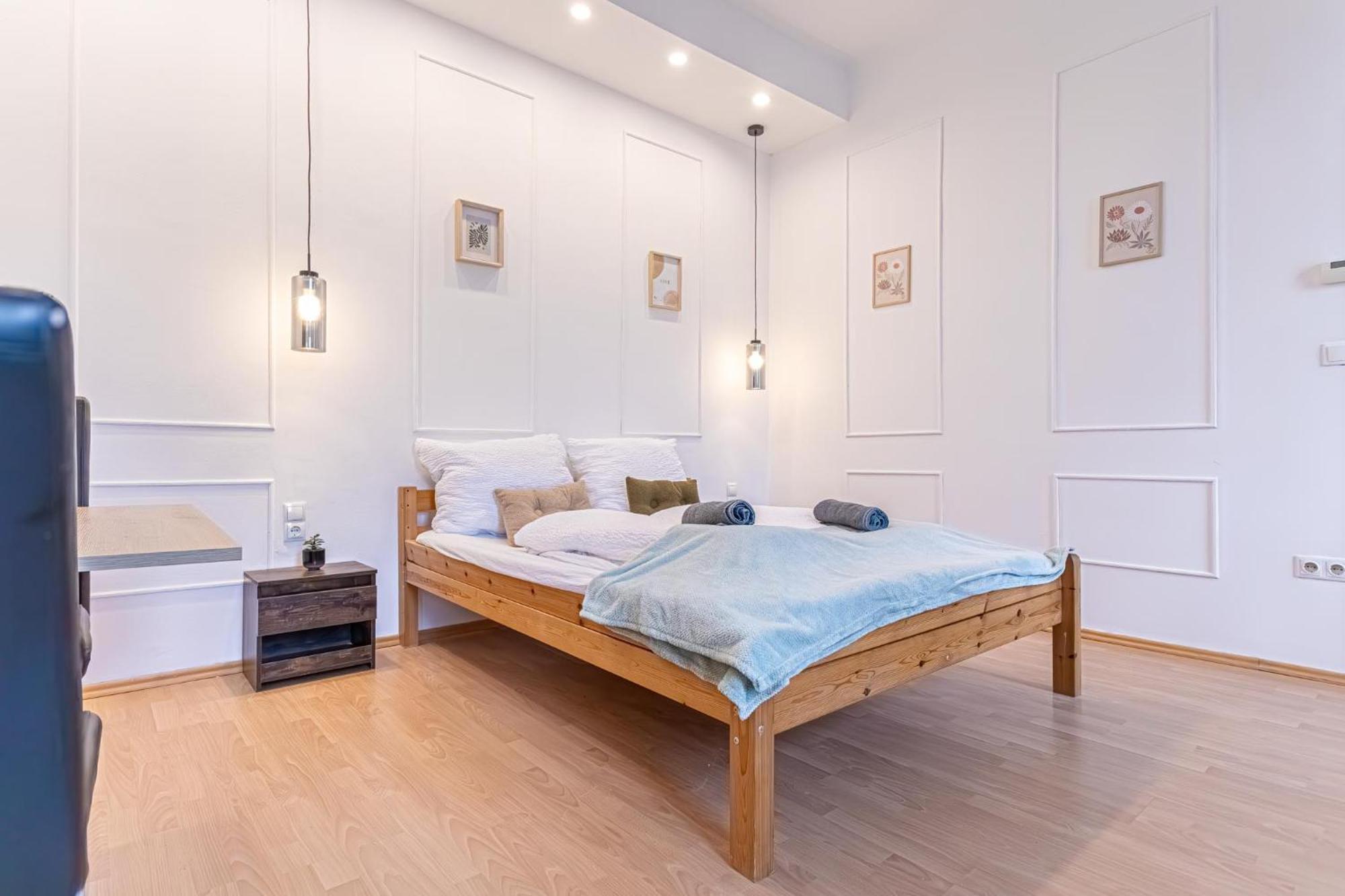Spacious Shared Schoenbrunn Vienna