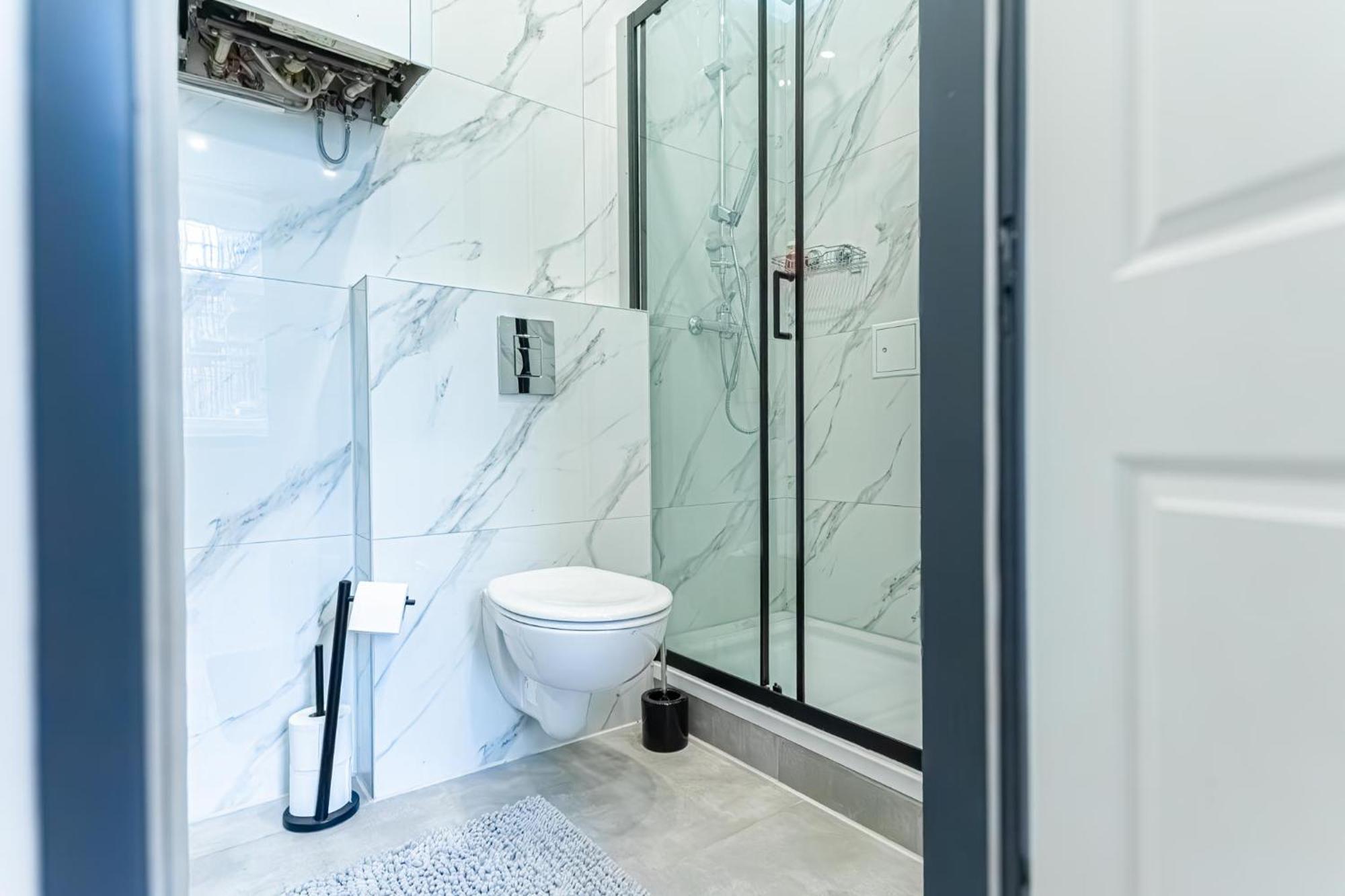 Spacious Shared Schoenbrunn Apartment *